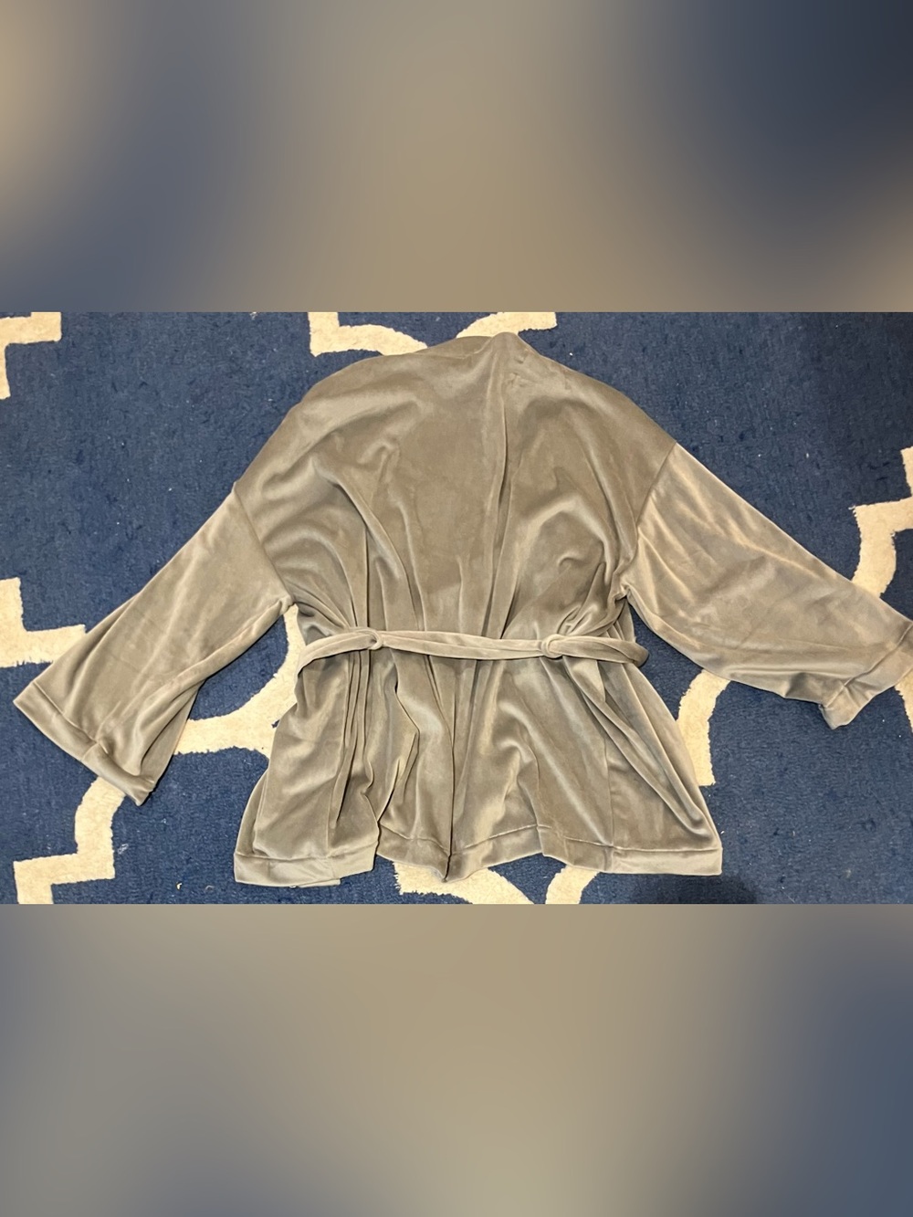 SKIMS Velour Wrap Natural Short Robe - Picture 3 of 4